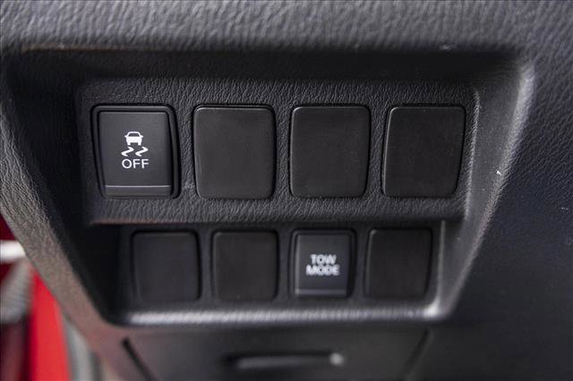 Used 2015 Nissan Pathfinder S AWD/4WD image 13
