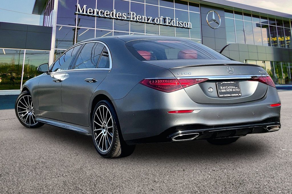 Certified 2022 Mercedes-Benz S 500 4MATIC image 2