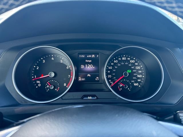 Certified 2021 Volkswagen Tiguan SE w/ Panoramic Sunroof Package image 21