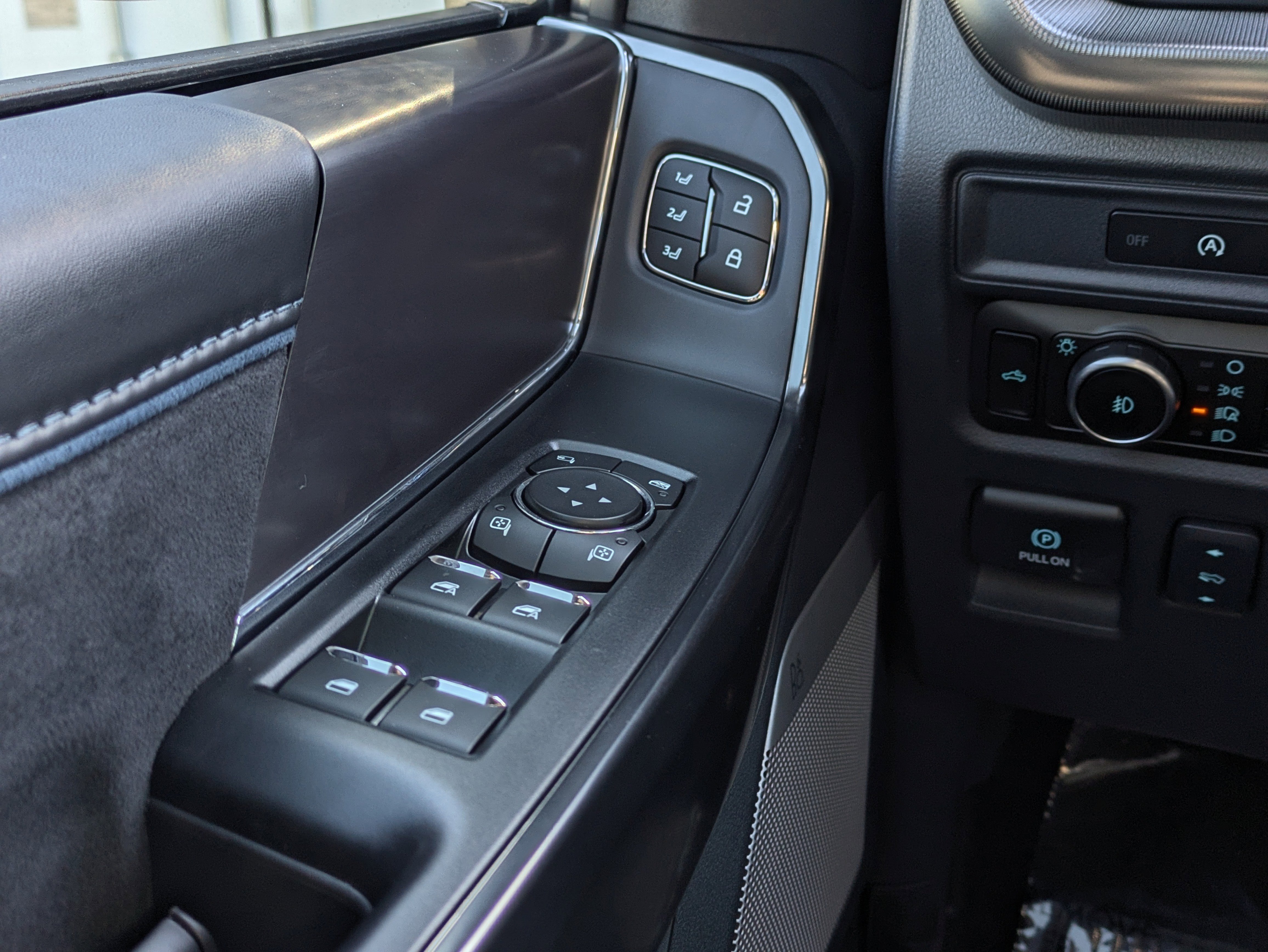 New 2025 Ford F150 Platinum image 25