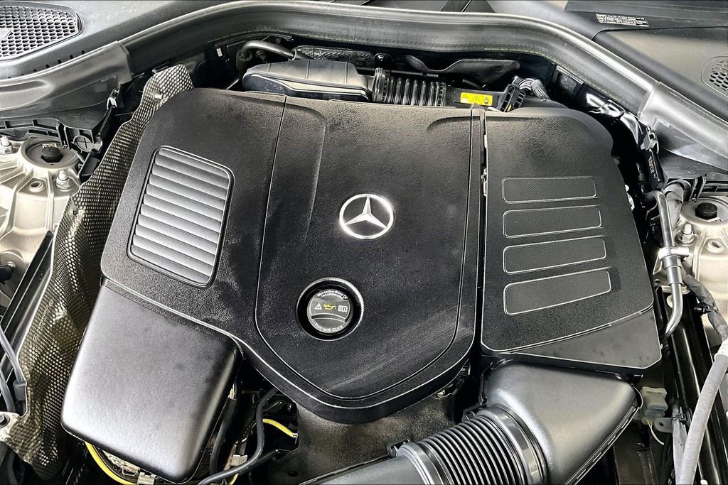 Used 2024 Mercedes-Benz GLC 300 image 31