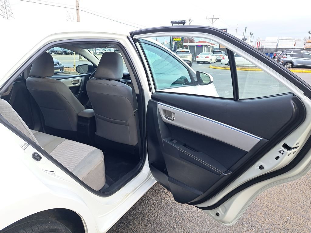 Used 2015 Toyota Corolla LE image 14