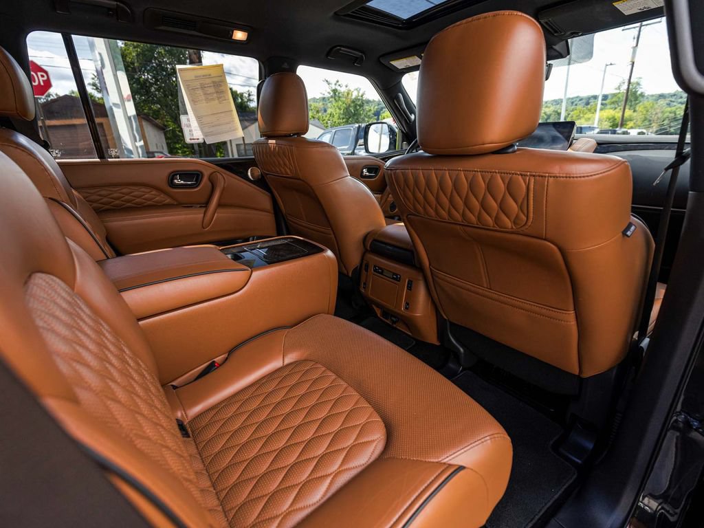 Used 2024 INFINITI QX80 Sensory AWD/4WD image 33