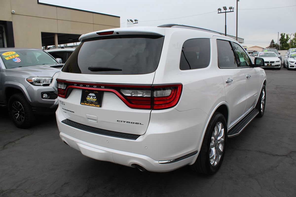 Used 2017 Dodge Durango Citadel w/ Premium Entertainment Group AWD/4WD image 7