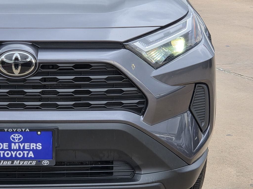 Used 2025 Toyota RAV4 LE FWD image 4
