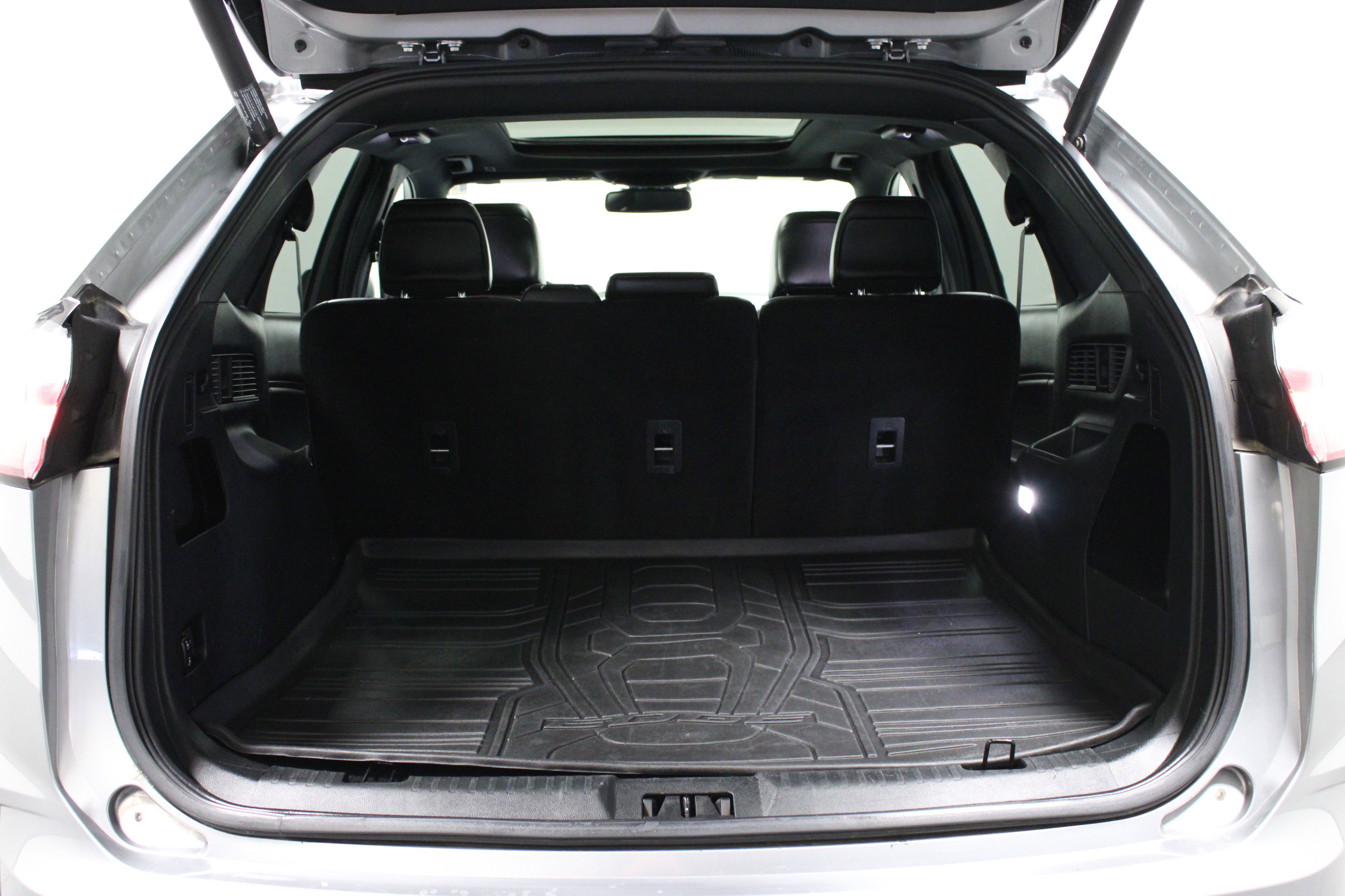 Used 2021 Ford Edge ST-Line w/ Class II Trailer Tow Package image 14