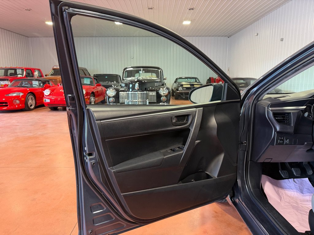Used 2015 Toyota Corolla L FWD image 16