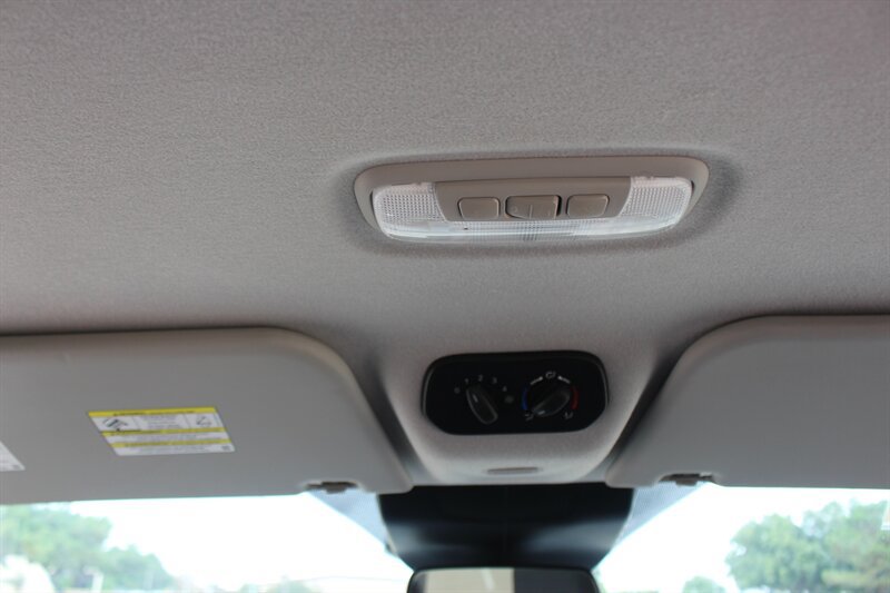 Used 2018 Ford Transit 150 XL RWD image 22