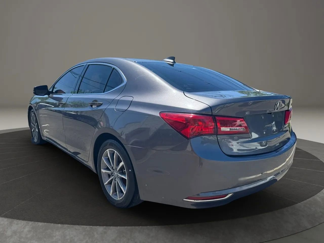 Used 2018 Acura TLX FWD image 3
