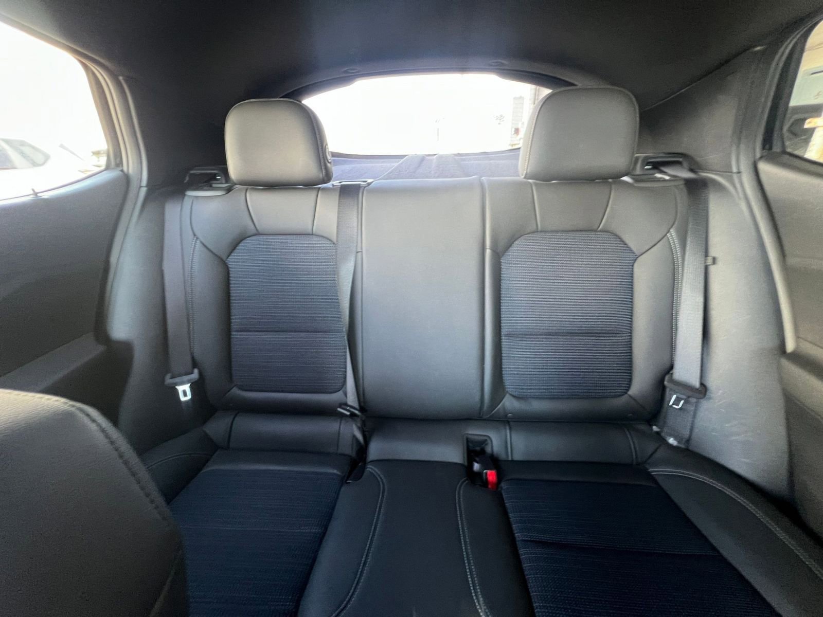 Used 2025 Buick Envista Preferred image 38