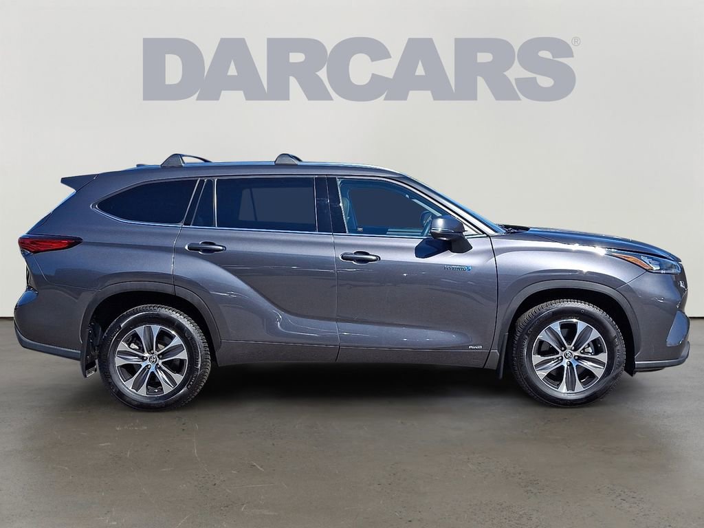 Used 2020 Toyota Highlander XLE image 7