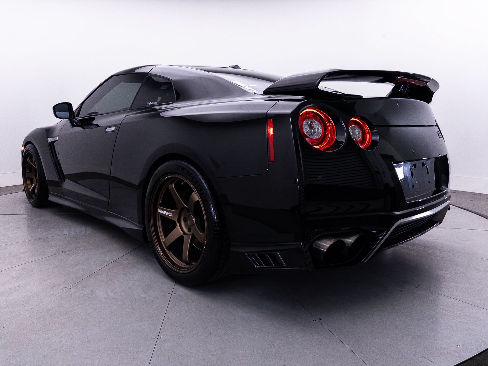 Used 2020 Nissan GT-R Premium w/ Premium Interior Package AWD/4WD image 18