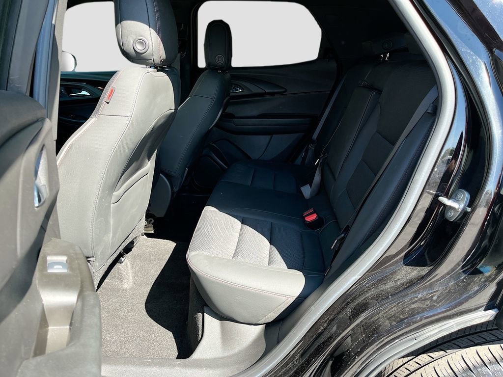 Used 2023 Chevrolet TrailBlazer RS w/ Sun and Liftgate Package image 24
