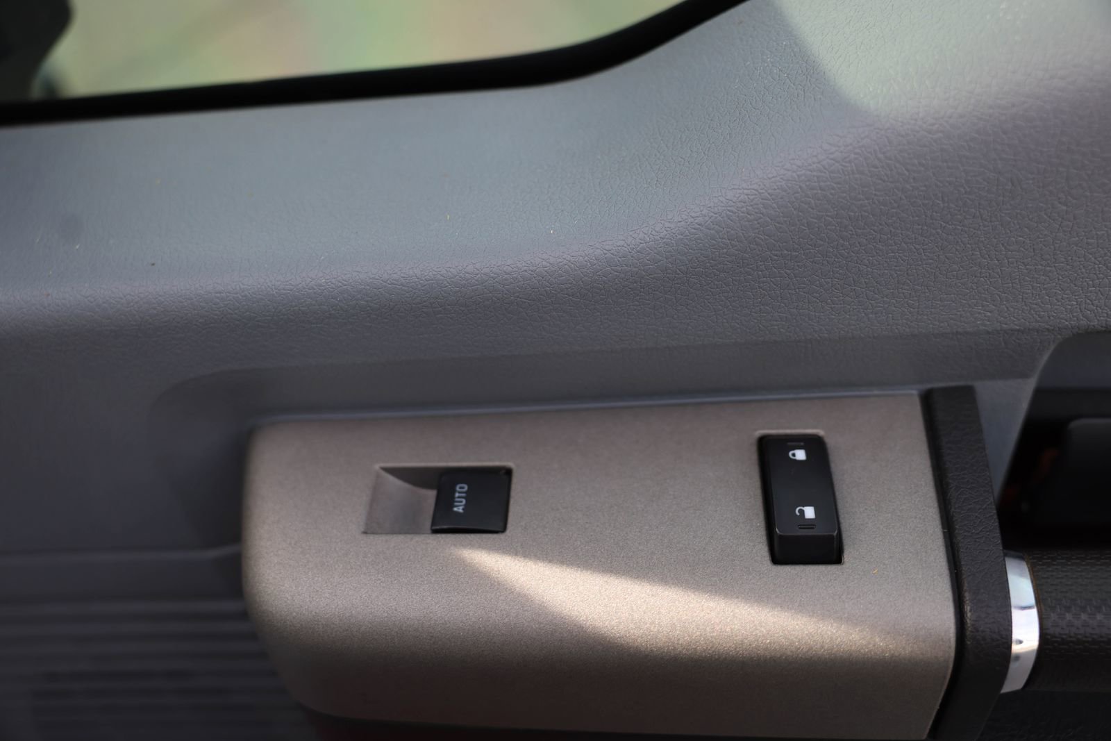 Used 2016 Ford F550 4x4 SuperCab Super Duty image 12