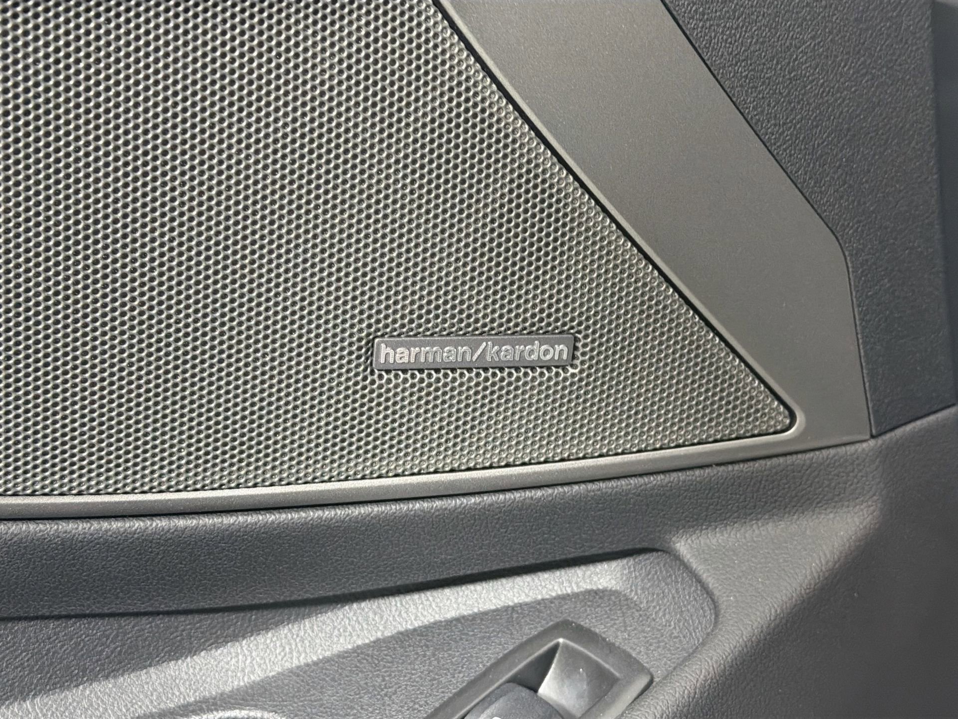 Used 2023 BMW M3 Competition w/ M Carbon Exterior Package image 19