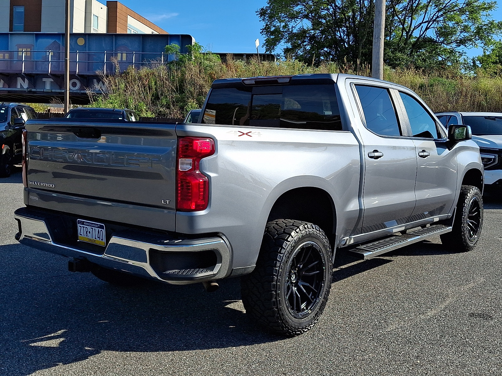 Used 2021 Chevrolet Silverado 1500 LT w/ Convenience Package II AWD/4WD image 6