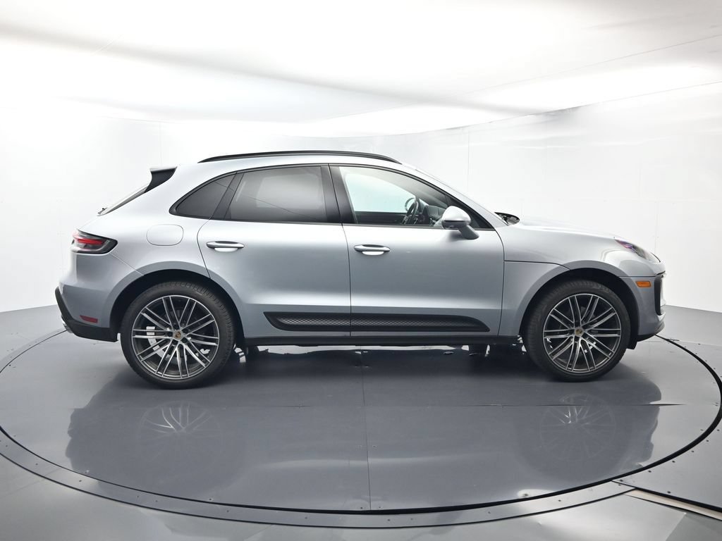 Certified 2026 Porsche Macan AWD/4WD image 16