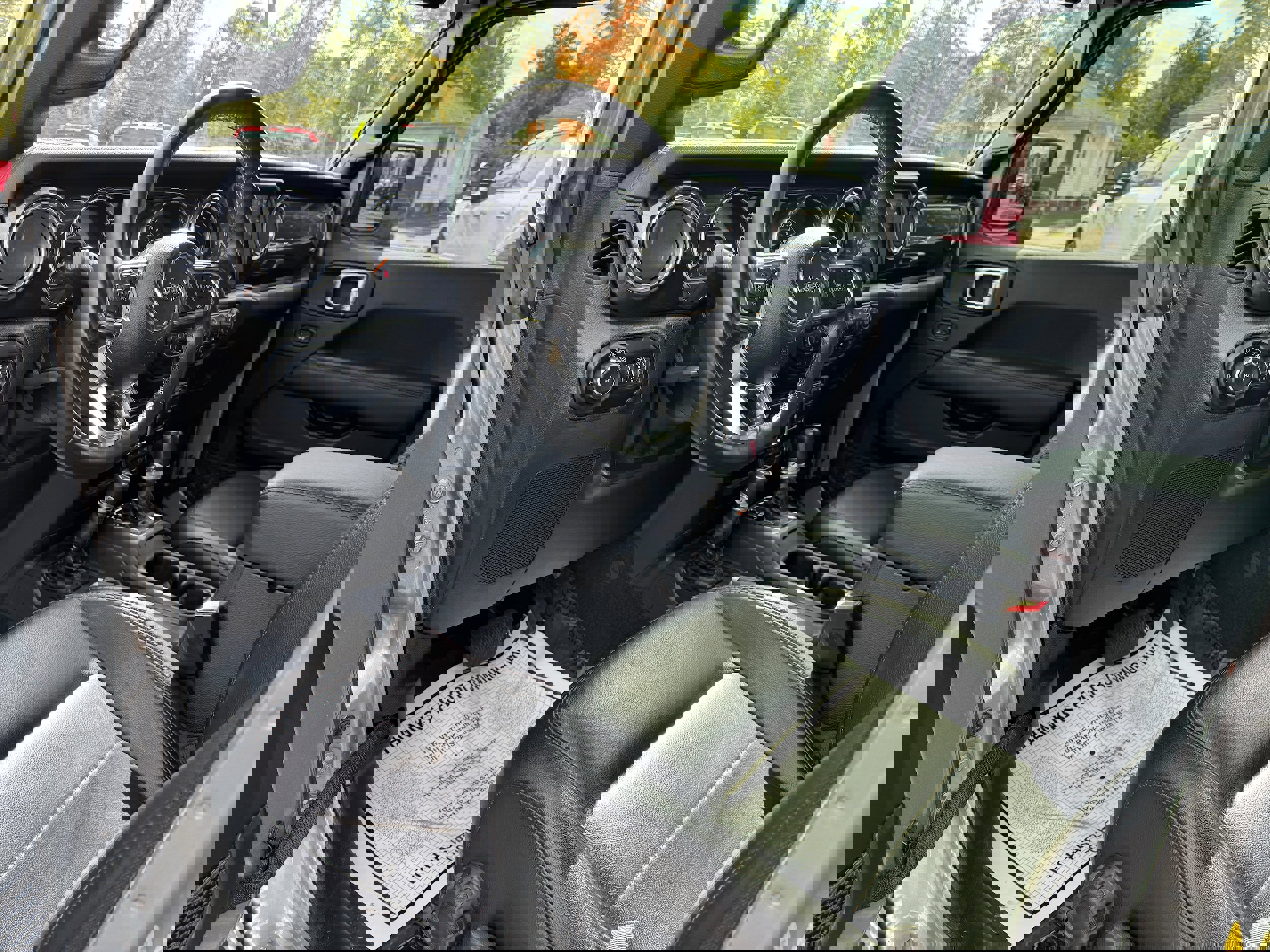 Used 2020 Jeep Wrangler Unlimited Sahara image 11