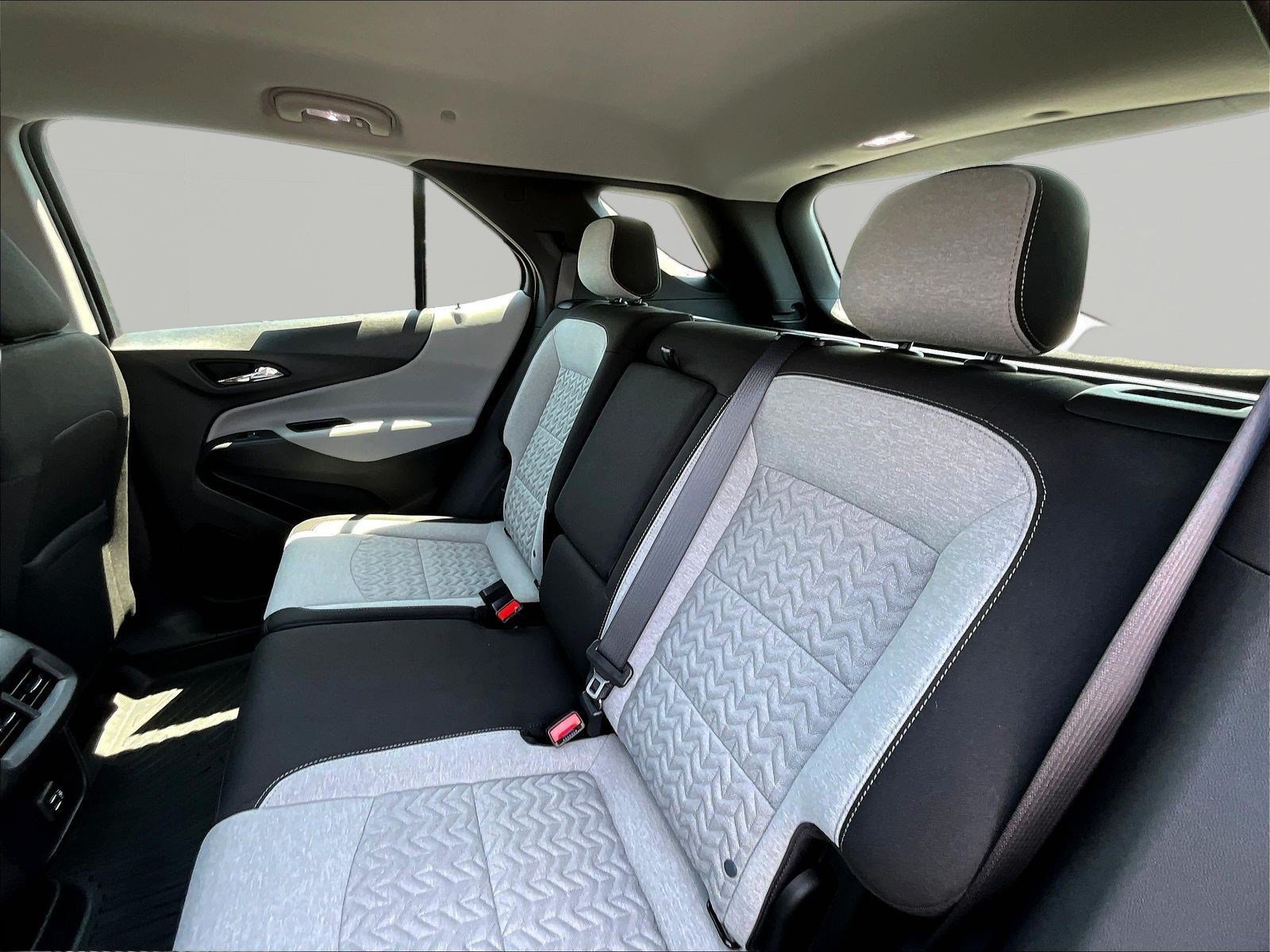 Used 2024 Chevrolet Equinox LS w/ Midnight Edition FWD image 22