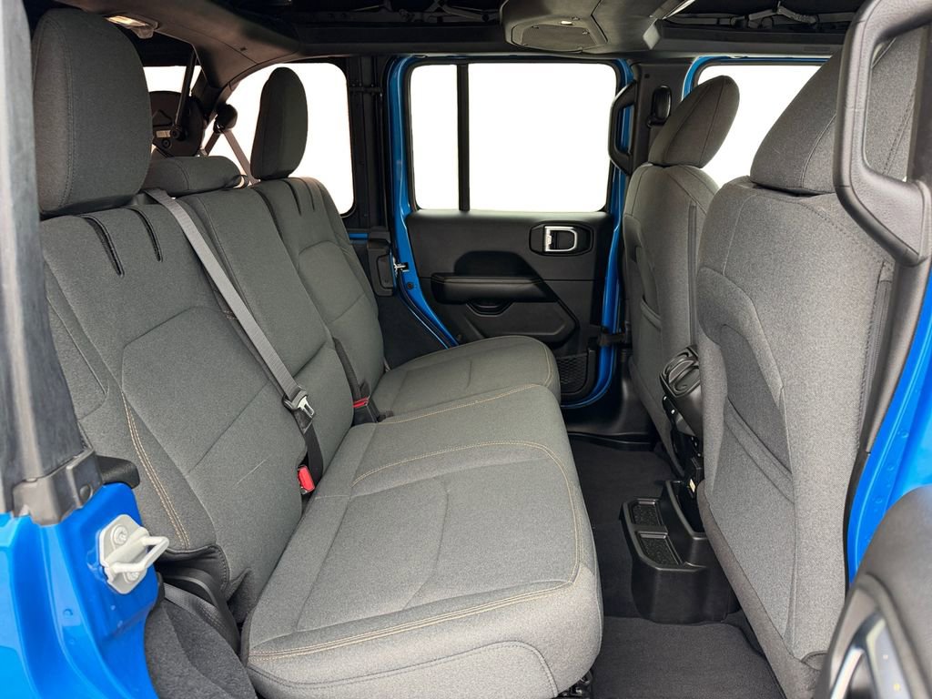 Used 2024 Jeep Wrangler Unlimited Sahara image 20