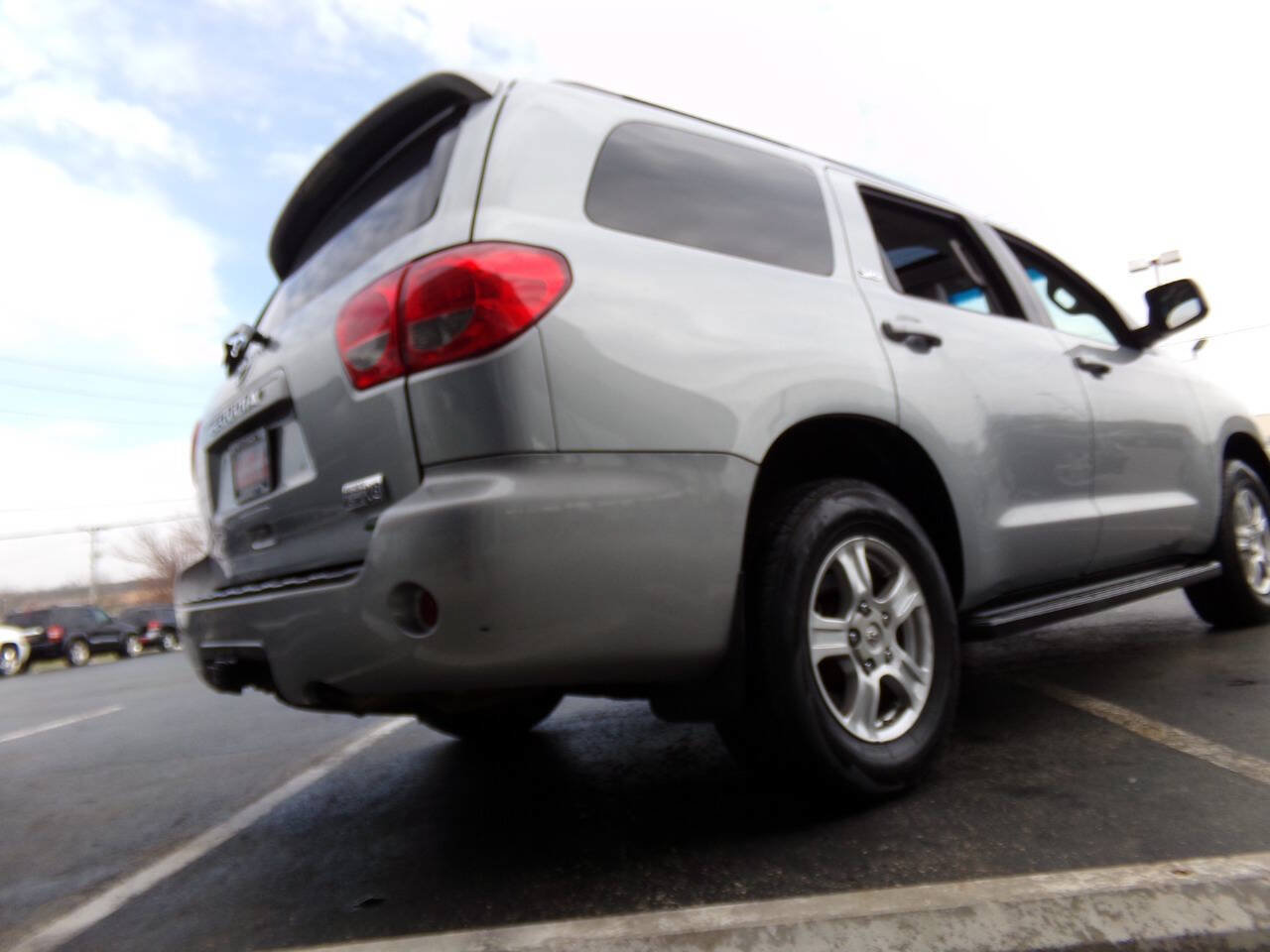 Used 2011 Toyota Sequoia SR5 w/ Premium Pkg AWD/4WD image 57