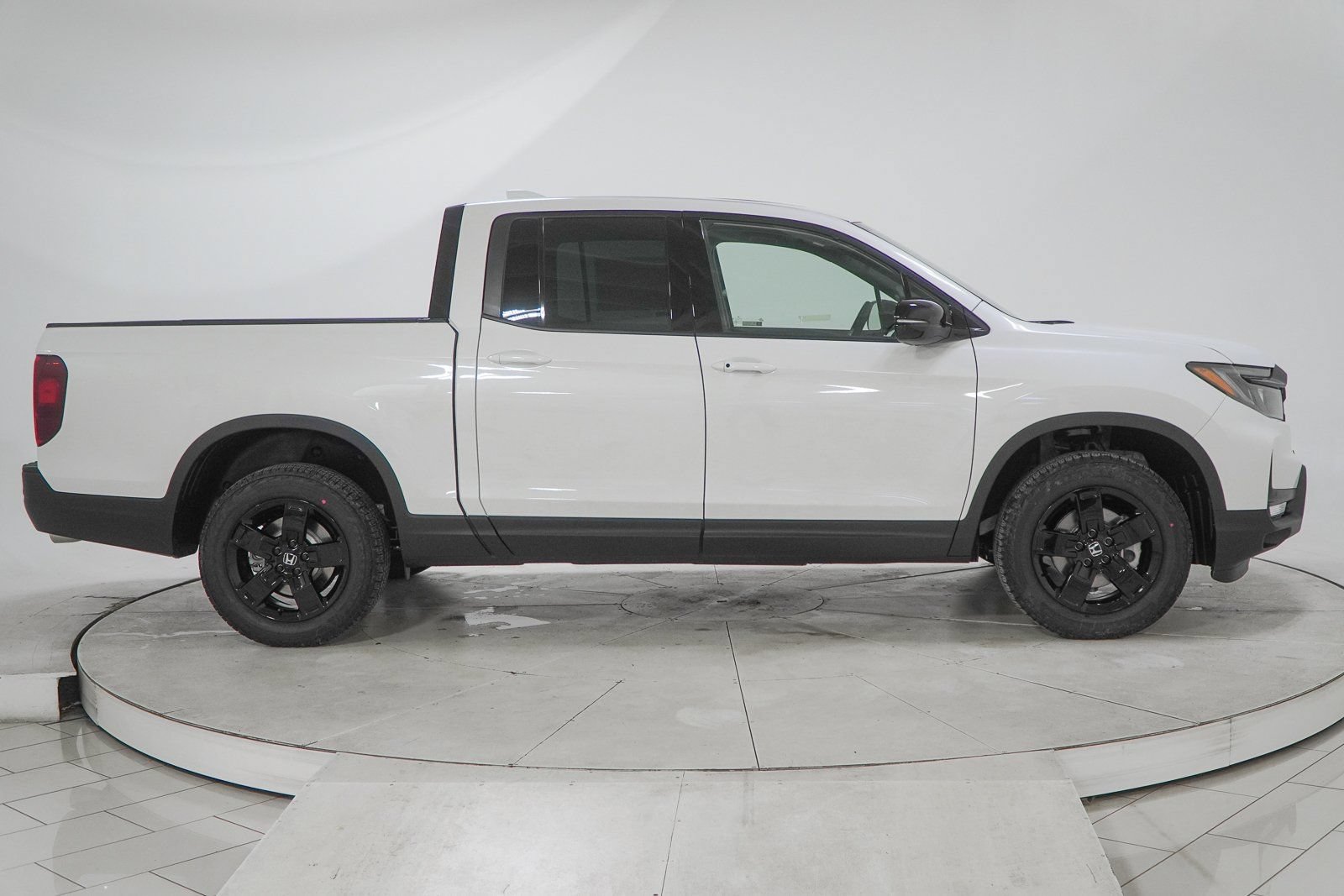 New 2026 Honda Ridgeline Black Edition image 15