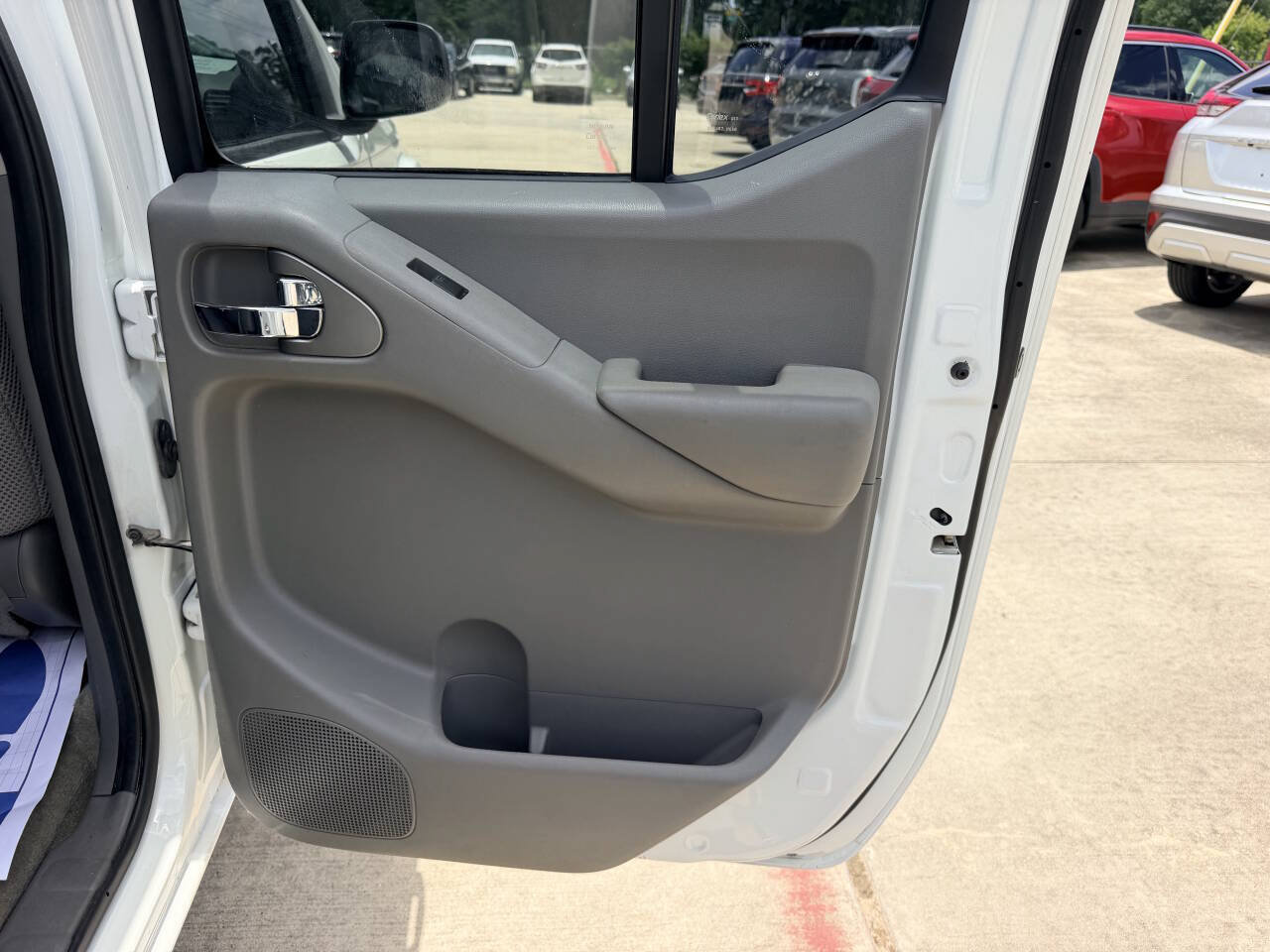 Used 2017 Nissan Frontier SV AWD/4WD image 17