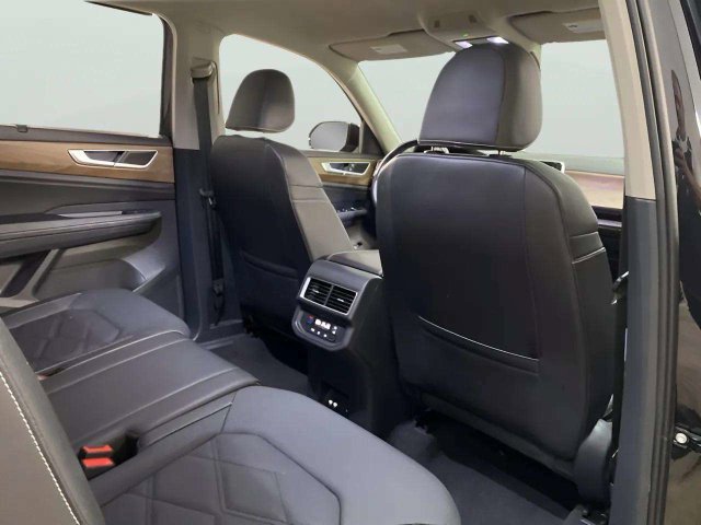 Used 2026 Volkswagen Atlas SE FWD image 24