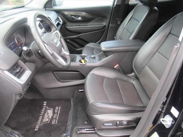 Used 2023 GMC Terrain SLT w/ Tech Package FWD image 17