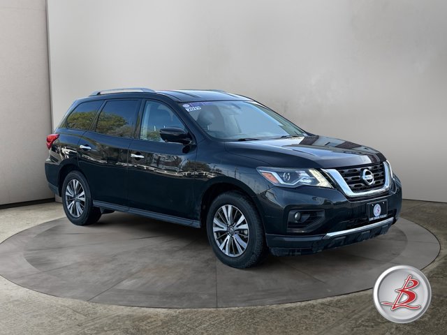 Used 2019 Nissan Pathfinder SL image 1