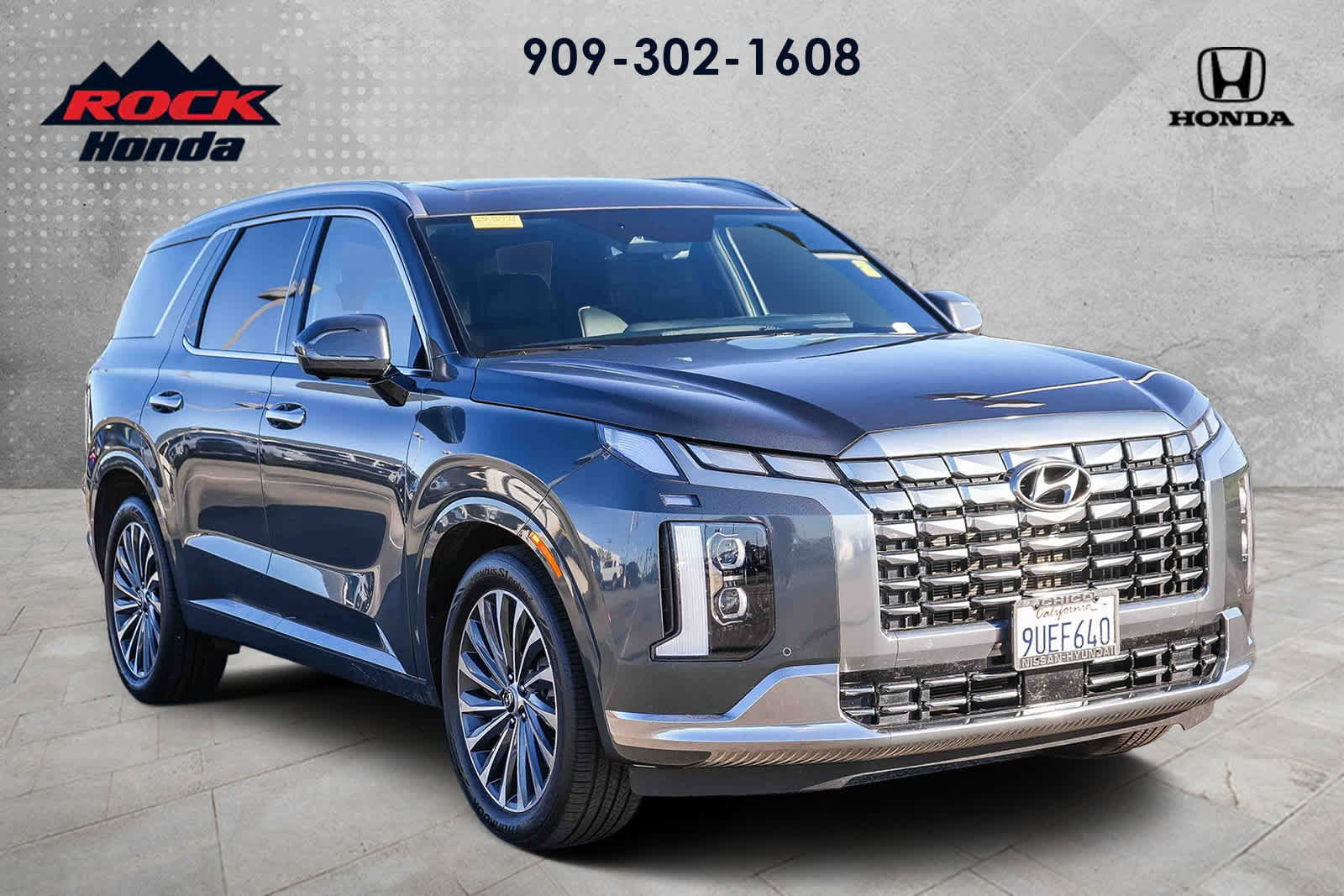 Used 2025 Hyundai Palisade Calligraphy image 3