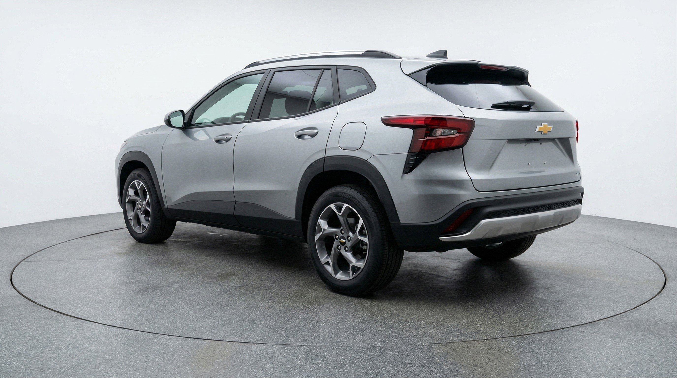 Used 2025 Chevrolet Trax LT w/ LT Convenience Package image 6