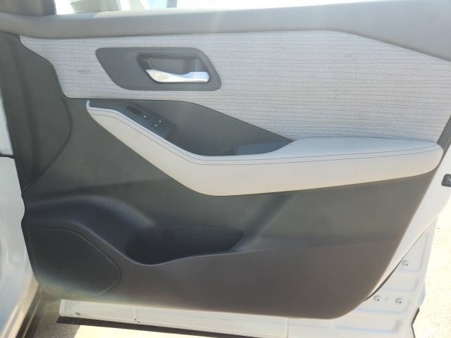 Used 2021 Nissan Rogue SV FWD image 17