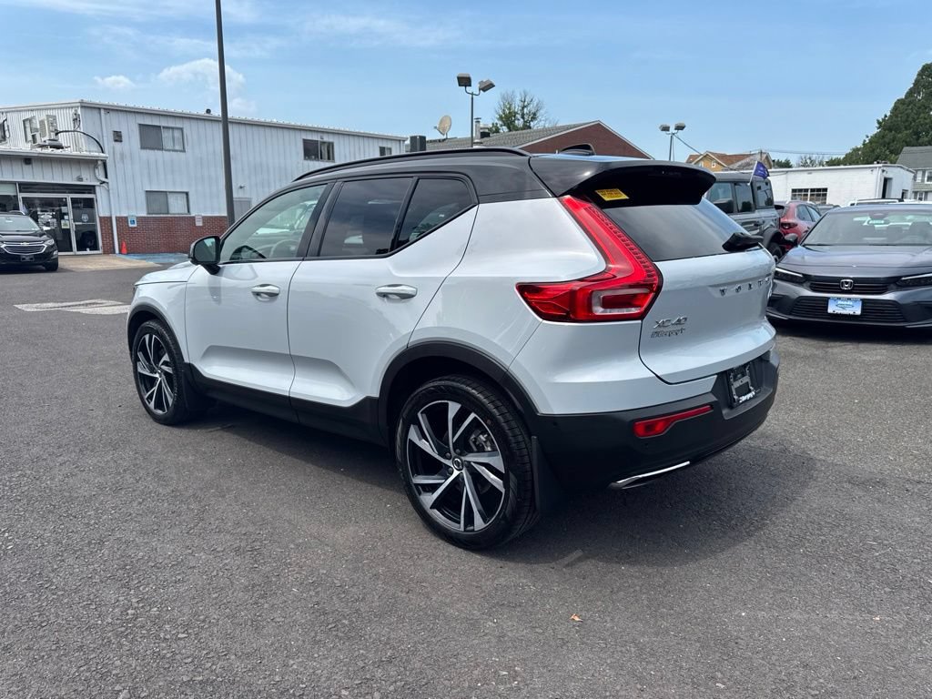 Used 2020 Volvo XC40 T5 R-Design w/ Protection Package AWD/4WD image 7