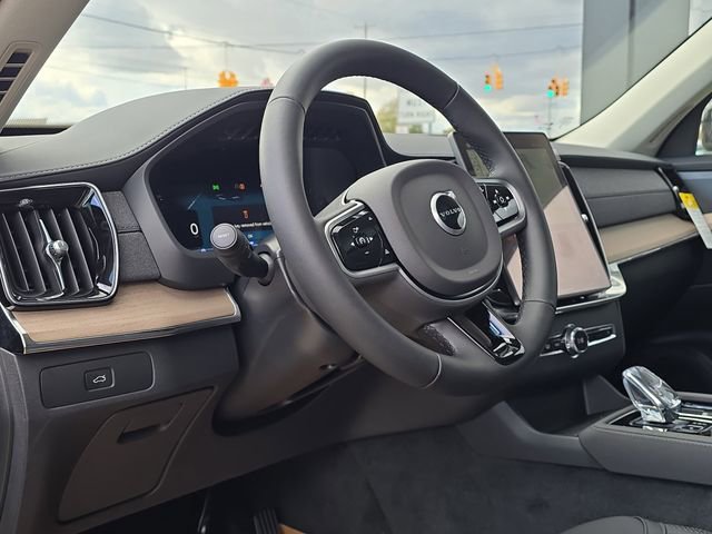 New 2026 Volvo XC90 B6 Plus w/ Protection Package Premier image 7