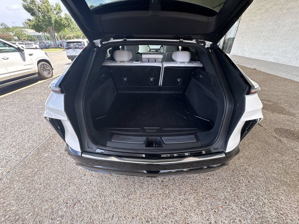 Certified 2024 Cadillac Lyriq Luxury w/ LPO, Floor Liner Package AWD/4WD image 27