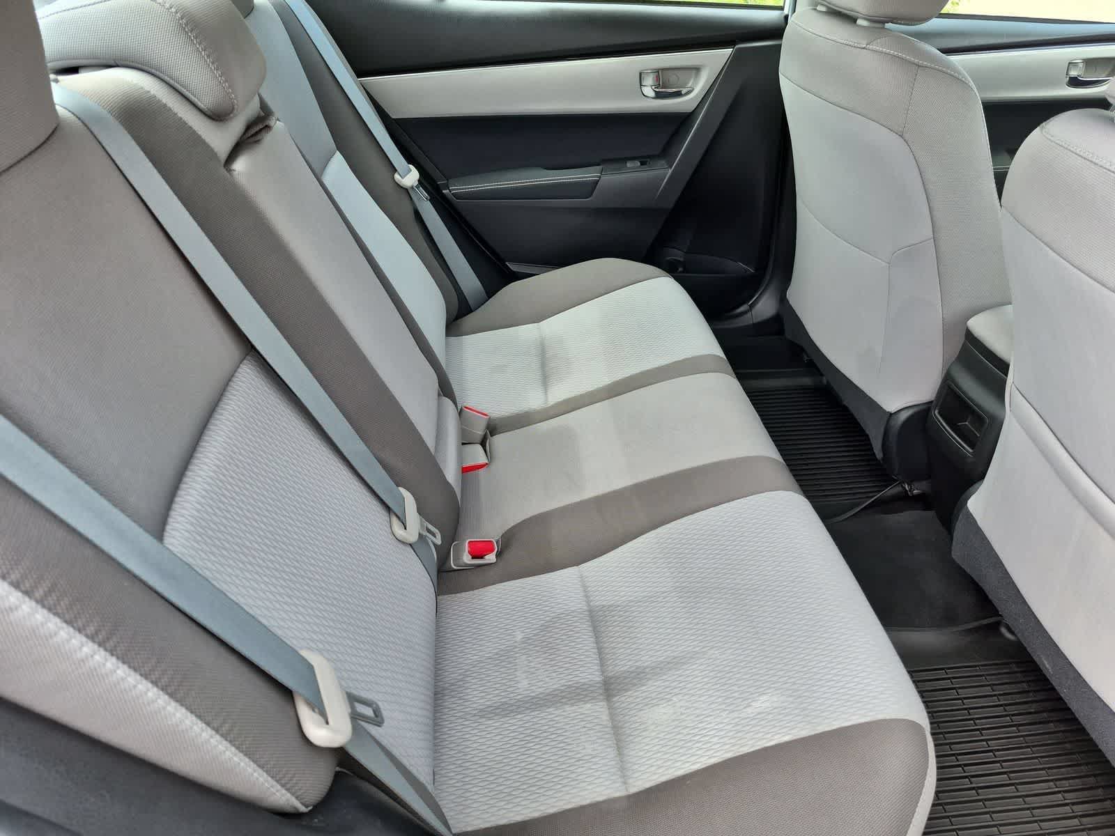 Used 2018 Toyota Corolla LE FWD image 19