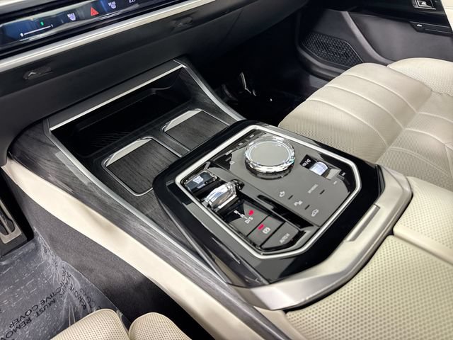 Used 2024 BMW 760i xDrive w/ Premium Package AWD/4WD image 17