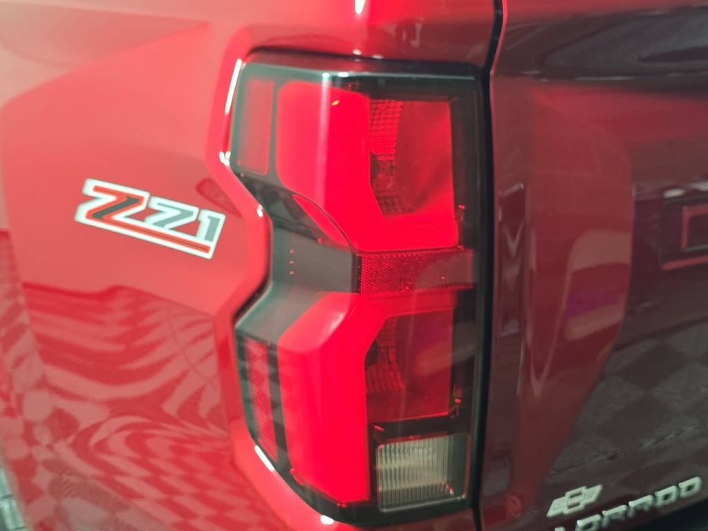 Used 2024 Chevrolet Colorado Z71 w/ Z71 Convenience Package 2 AWD/4WD image 29