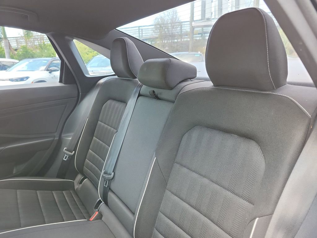 Used 2023 Volkswagen Jetta Sport image 9