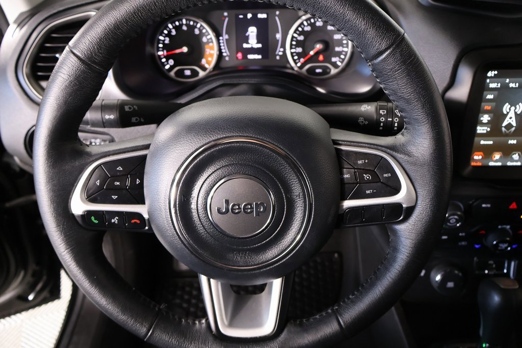 Used 2023 Jeep Renegade Latitude w/ Premium Group image 3