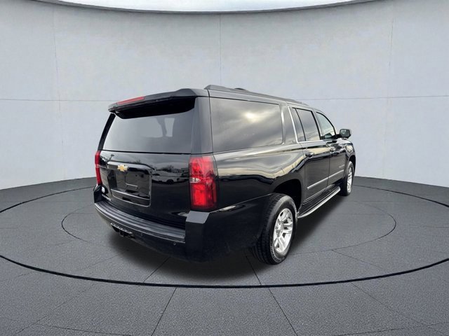 Used 2018 Chevrolet Suburban LT w/ Luxury Package image 2