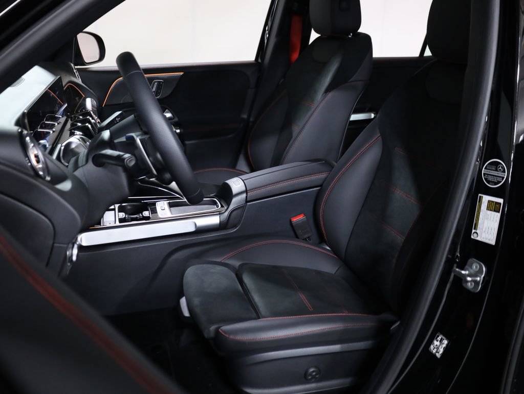 Certified 2025 Mercedes-Benz GLB 35 AMG 4MATIC image 42