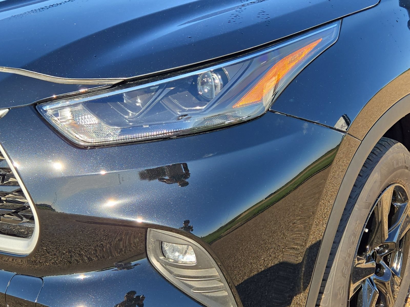 Used 2025 Toyota Highlander LE FWD image 9