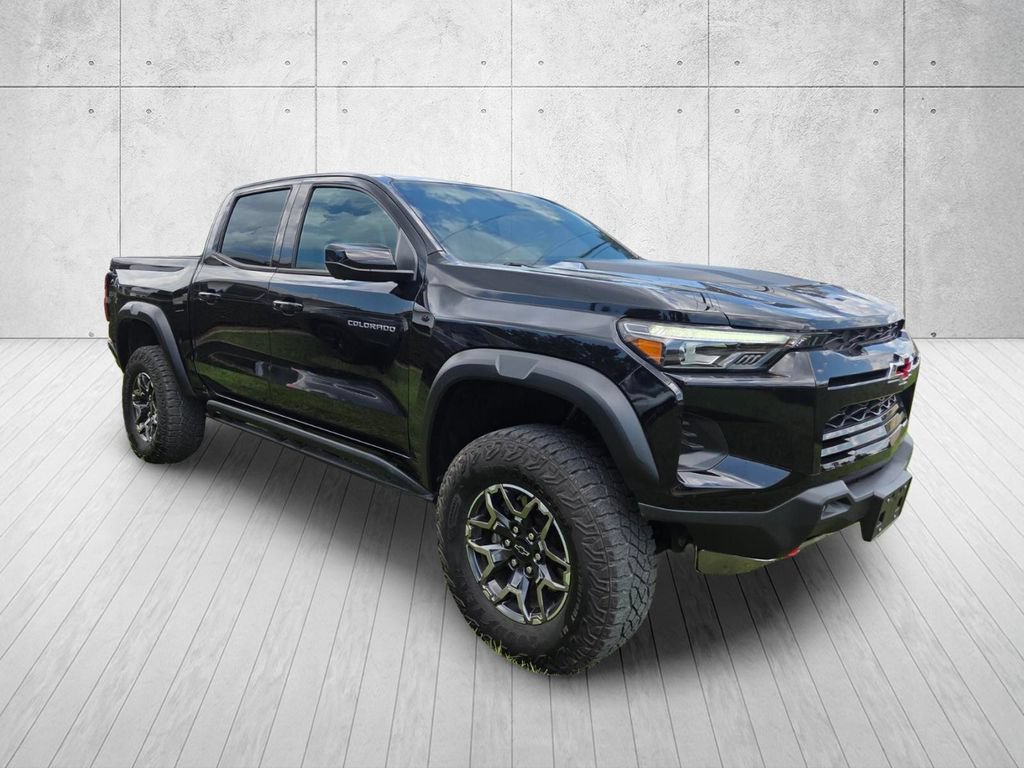 Used 2023 Chevrolet Colorado ZR2 w/ ZR2 Convenience Package III AWD/4WD image 7