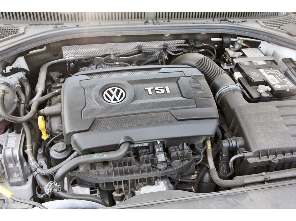 Used 2024 Volkswagen Jetta GLI 40th Anniversary Edition FWD image 32