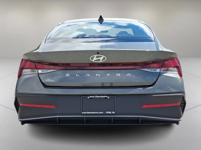 New 2026 Hyundai Elantra SE FWD image 6
