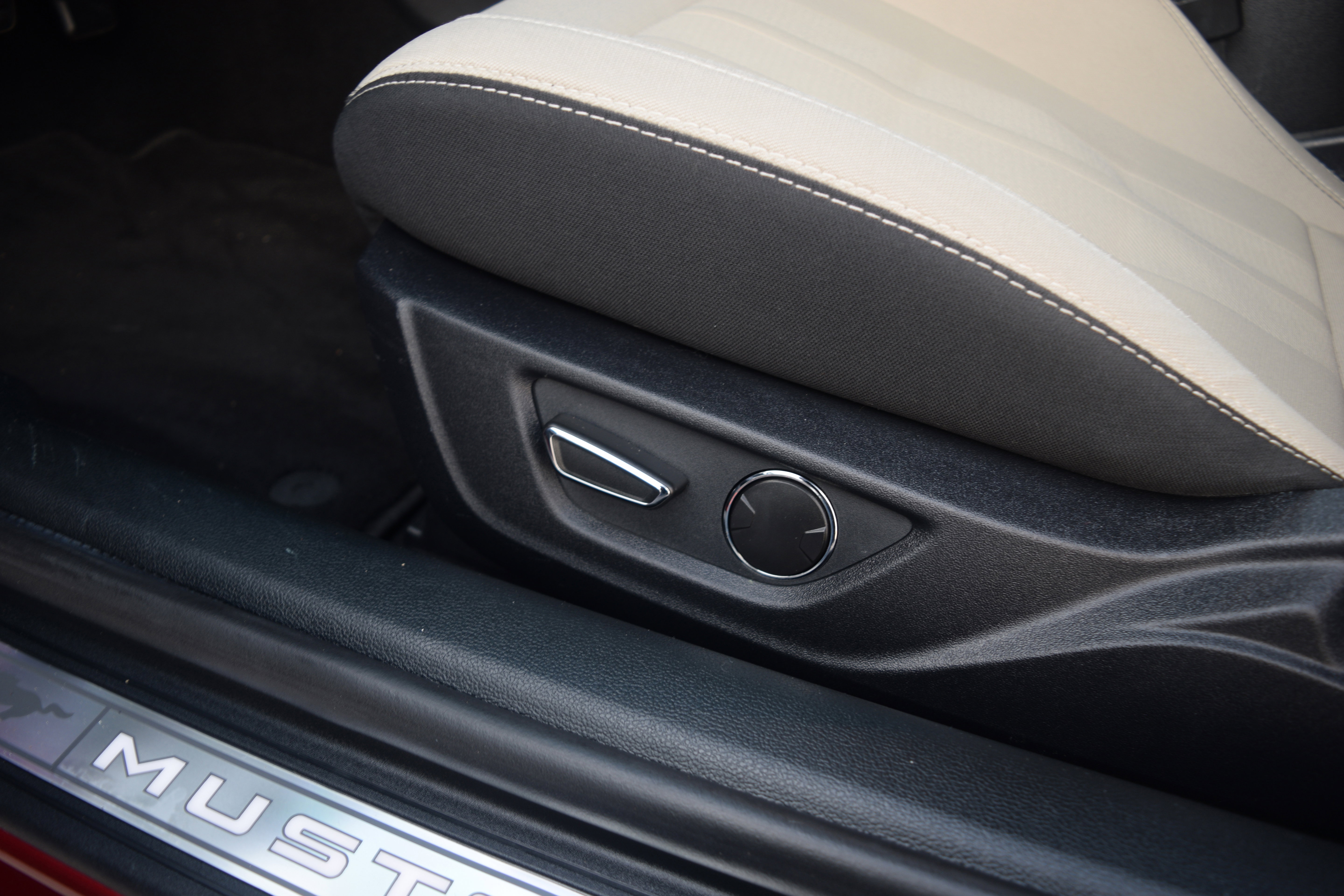 Used 2019 Ford Mustang GT w/ Equipment Group 301A image 18