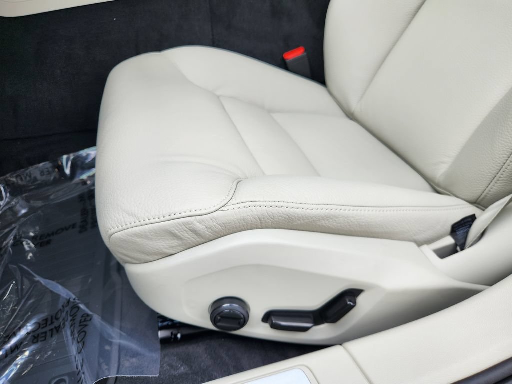 New 2026 Volvo V60 B5 Cross Country Plus w/ Protection Package Premier AWD/4WD image 16