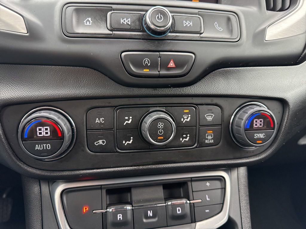 Used 2022 GMC Terrain SLE w/ Driver Convenience Package image 19